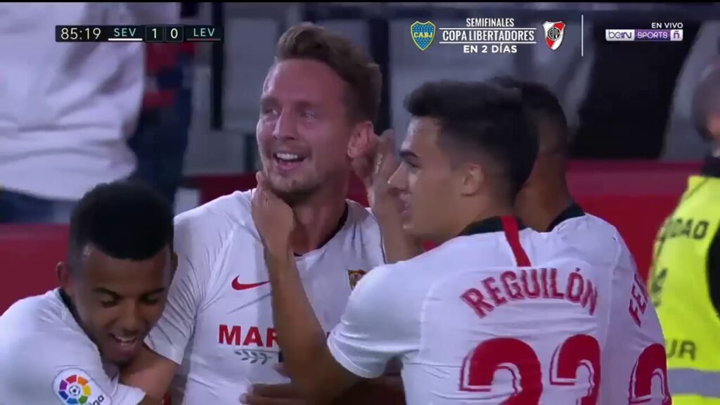 Luuk De Jong marca su primer gol como Sevillista