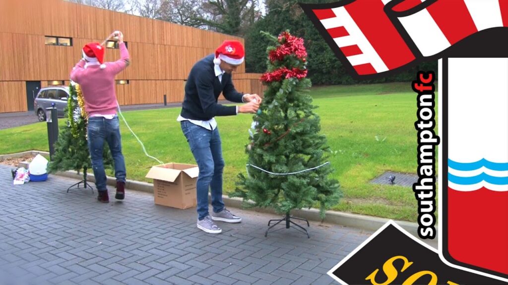 #SaintsXmas | Tadić vs Fonte - 60-second Christmas tree challenge