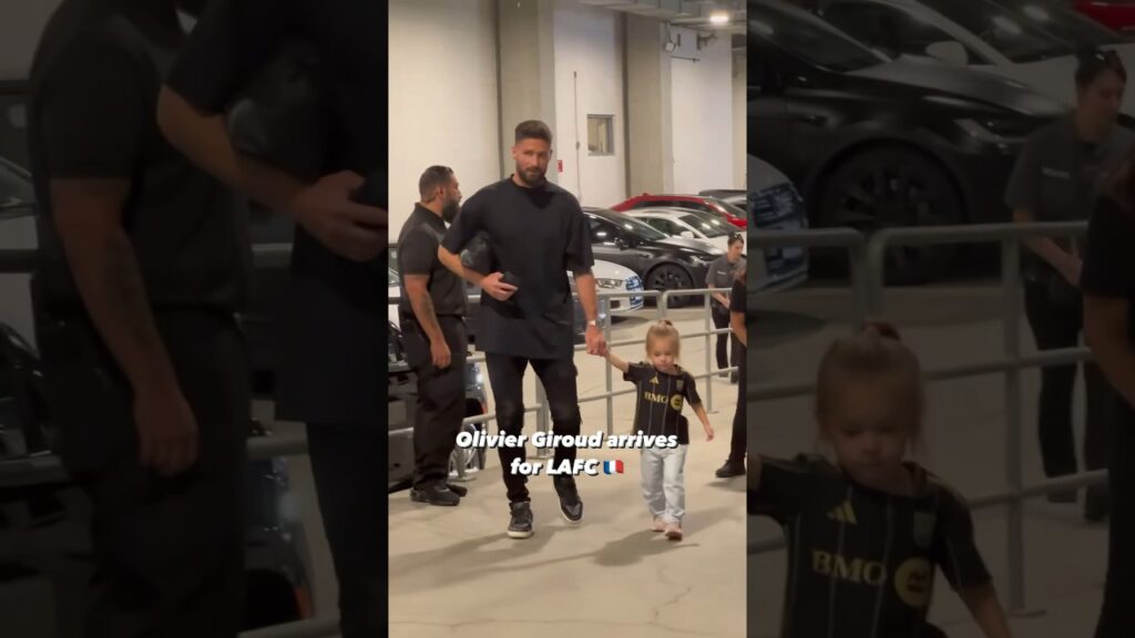 Olivier Giroud is in the @LAFC squad for the first time tonight!