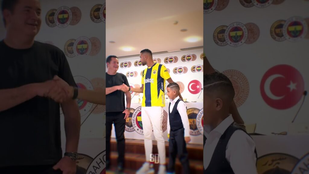 Süper Lig Tarihinin En Pahalı Transferi İstanbul’da 🔥 #shorts #ennesyri #transfer