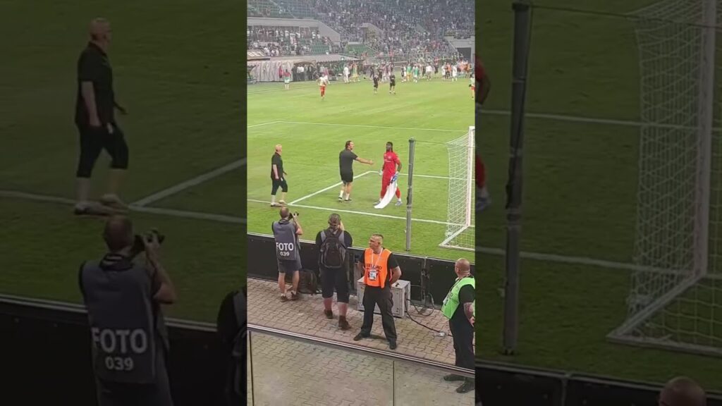 Śląsk Fans Provocate Lawrence Ati-Zigi,the goalkeeper of St.Gallen doing Racist comments. #noracism