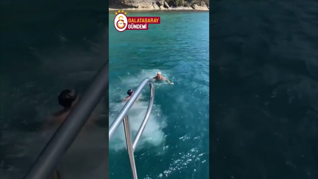 Lucas Torreira Galibiyetin Ardından Kendisini Denizde Buldu ! 🌊 #shorts #galatasaray