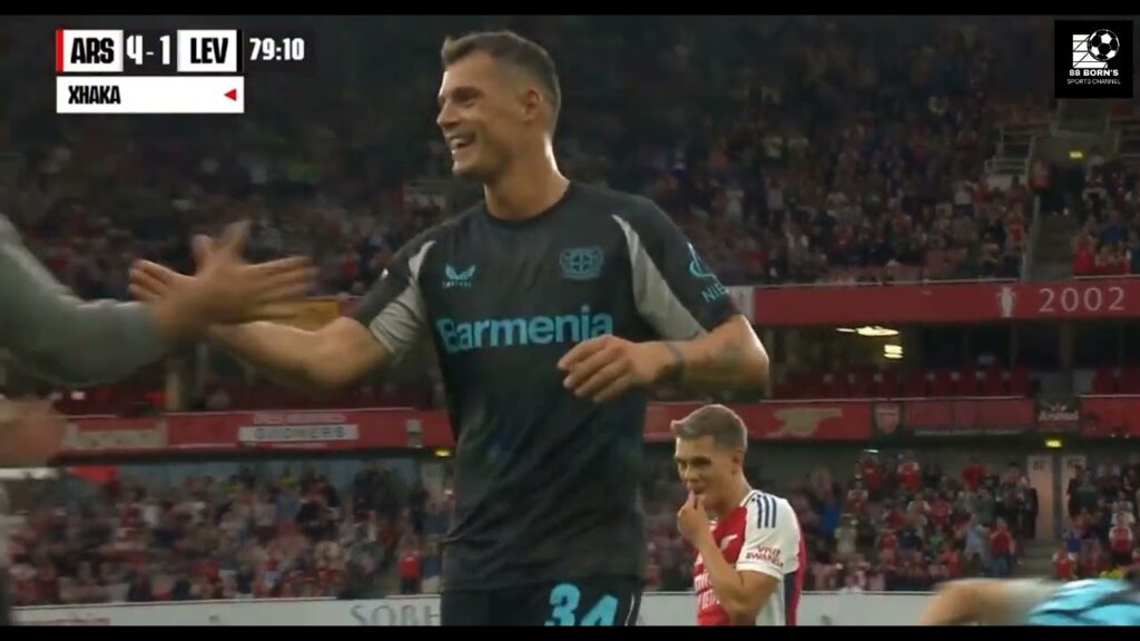 Granit Xhaka ကိုဂုဏ်ပြုခဲ့တဲ့ အာဆင်နယ်ပရိတ်သတ်များ