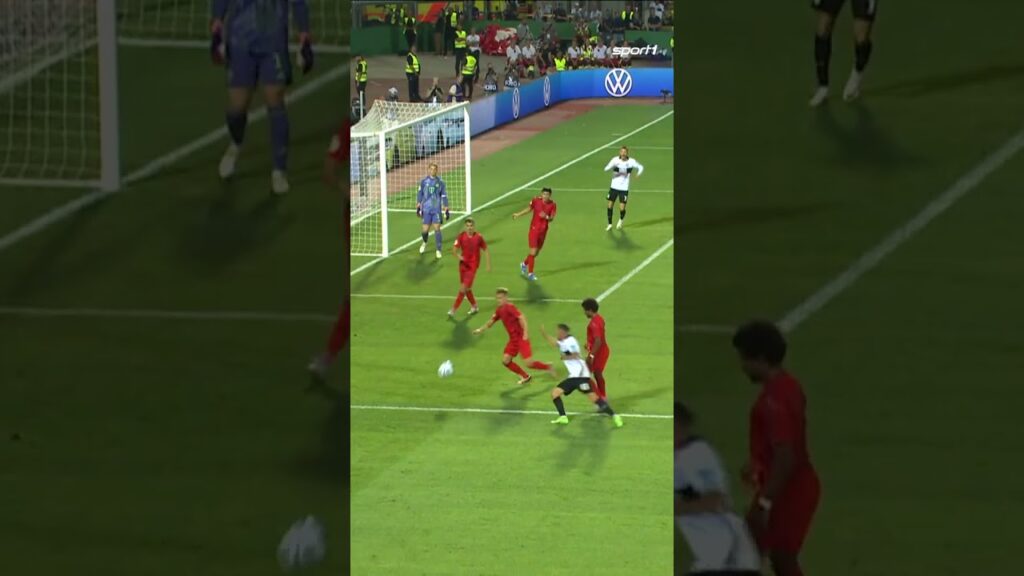 Elfmeter? Gnabry sorgt für Wirbel #shorts #fcbayern #sport1 #gnabry #dfbpokal #sport1news