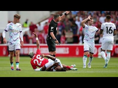 Vídeo 🔴 Danilo, del Nottingham Forest, es retirado en camilla tras una terrible lesion 💔 fractura