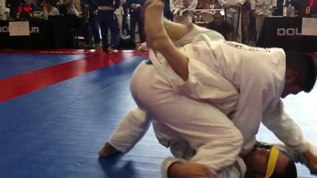 Michael Estrada 1st BJJ Tournament 3rd match (gi)