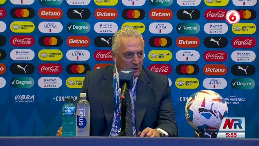 Gustavo Alfaro comentó lo que le dijo al plantel en medio tiempo