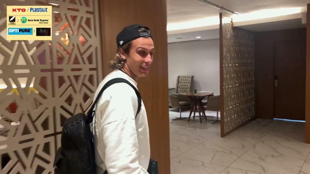 ATACANTE CANOBBIO CHEGA A PORTO ALEGRE PRA ENCARAR O GRÊMIO - 18/10/2023