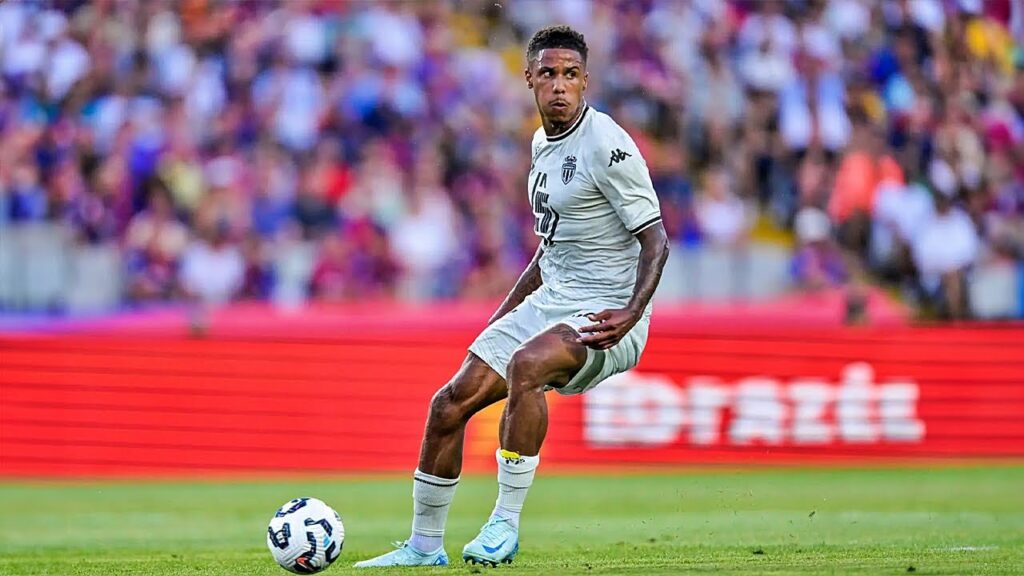 Ismail Jakobs is BRILLIANT Winger-Back