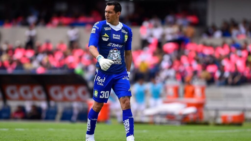 Rodolfo Cota-Atajadas Club Leon.