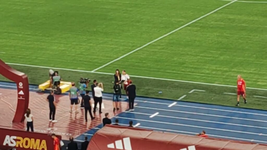 Roma Empoli: la premiazione di Leandro Paredes per la vittoria della Coppa America