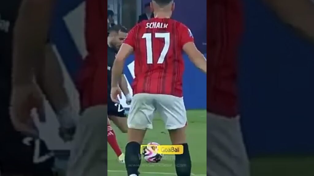 هدف على معلول في مرمى ارورا اليابان في كأس العالم للأندية(افضل هدف في البطوله)
