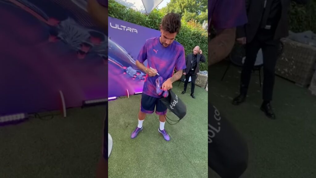 Theo Hernandez special delivery 📦 Puma Ultra ⚡️⚡️⚡️