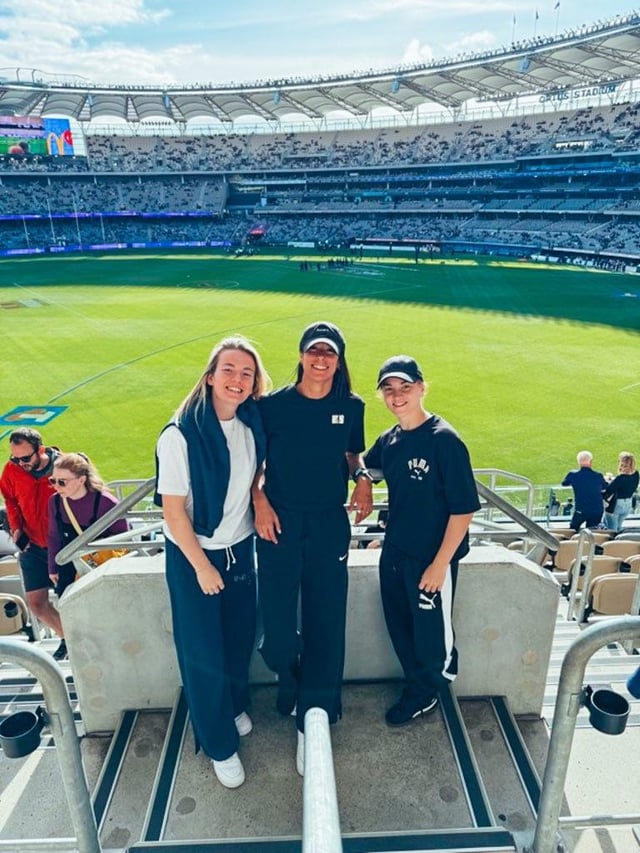 Manchester City women enjoying the AFL in Australia 🇦🇺