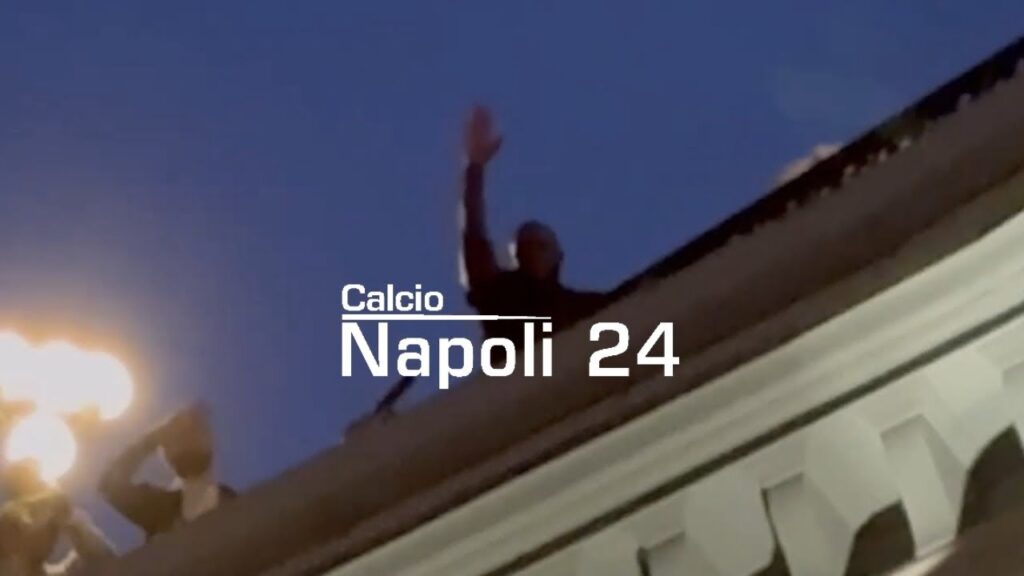 LUKAKU è arrivato a NAPOLI: guardate cosa fa dal balcone! 👋