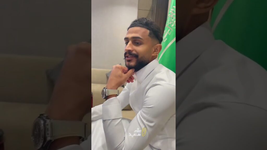 ‏عبدالاله العمري يعلن عن ميوله الاتحادية لحظة وصوله الى جدة 😁💛‏