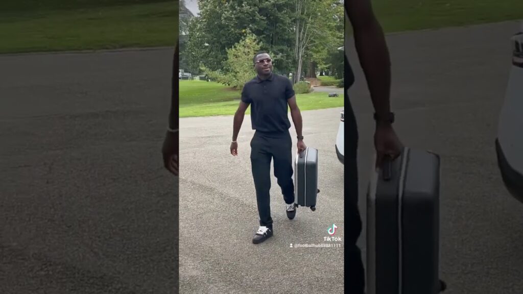 French Football Stars Arrive at Training Camp! 🇫🇷⚽ #equipedefrance  #LesBleus #Mbappe #Griezmann