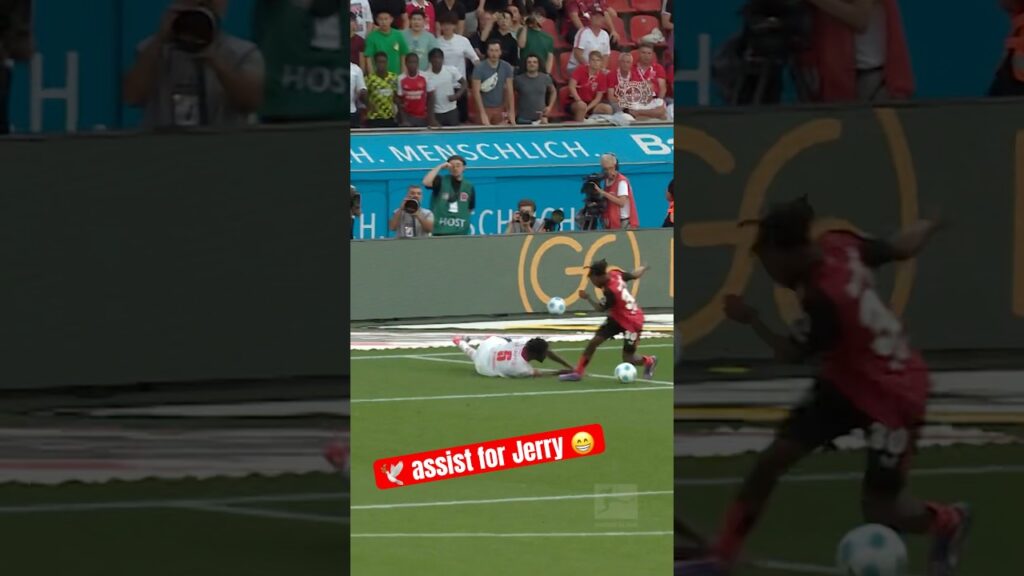 Frimpong 🤝🏼 pigeon = goal 😁