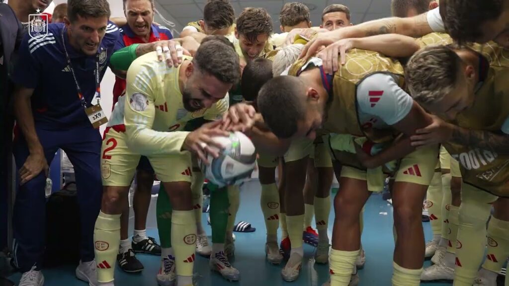 Dani Carvajal, diez años de pasión por España | 🔴 SEFUTBOL