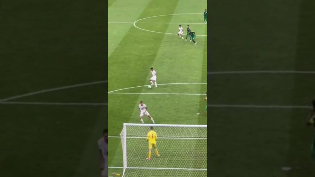 Detik-detik Maarten Paes Gagalkan Pinalti Salem Al Dawsari