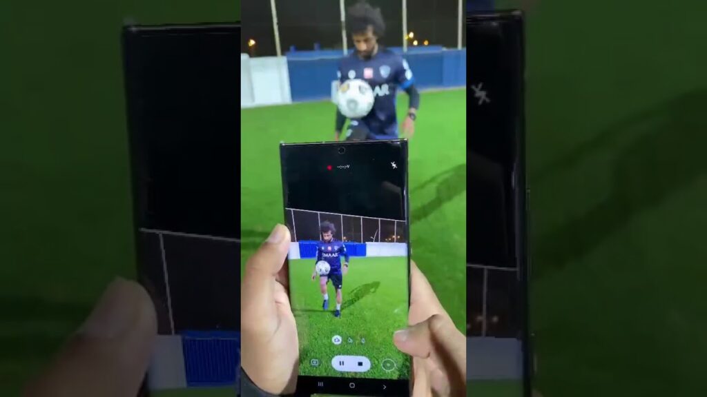 نجم الهلال ياسر الشهراني يستعرض مهاراته الكروية