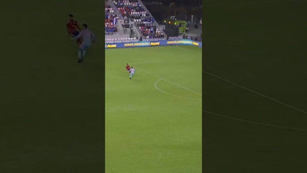 ¡QUÉ CLASE! 😮‍💨 Campbell la baja COMO LOS DIOSES y casi acaba en gol #viral #futbol #copaoro