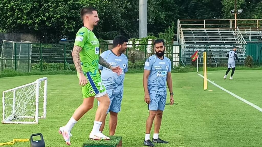 Mohun Bagan: মোহনবাগান জার্সিতে ম্যাকলারেন পূর্ণ দমে প্র্যাকটিস করলেন