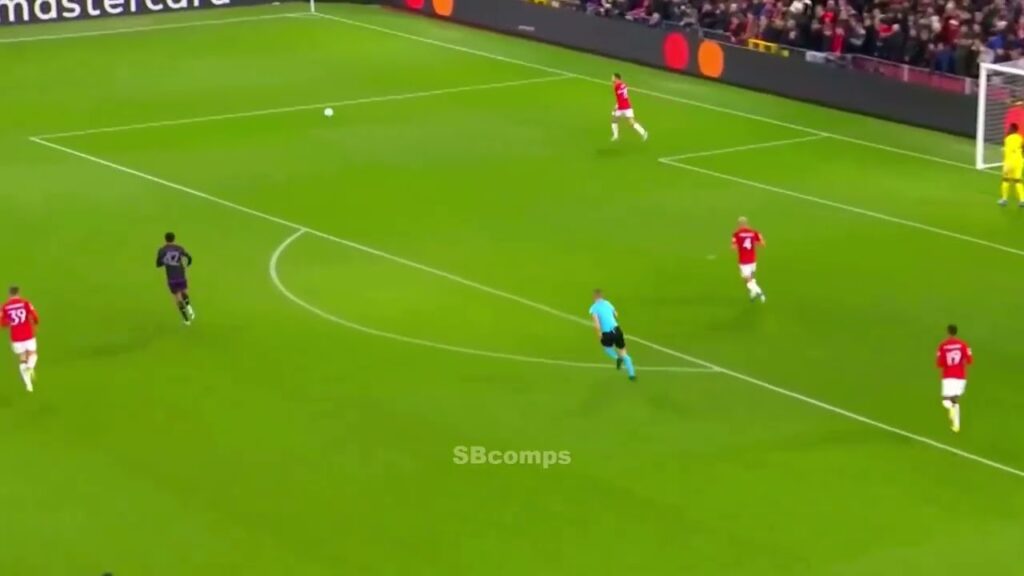 Noussair Mazraoui Skills against Manchester United 2023/24 Season
