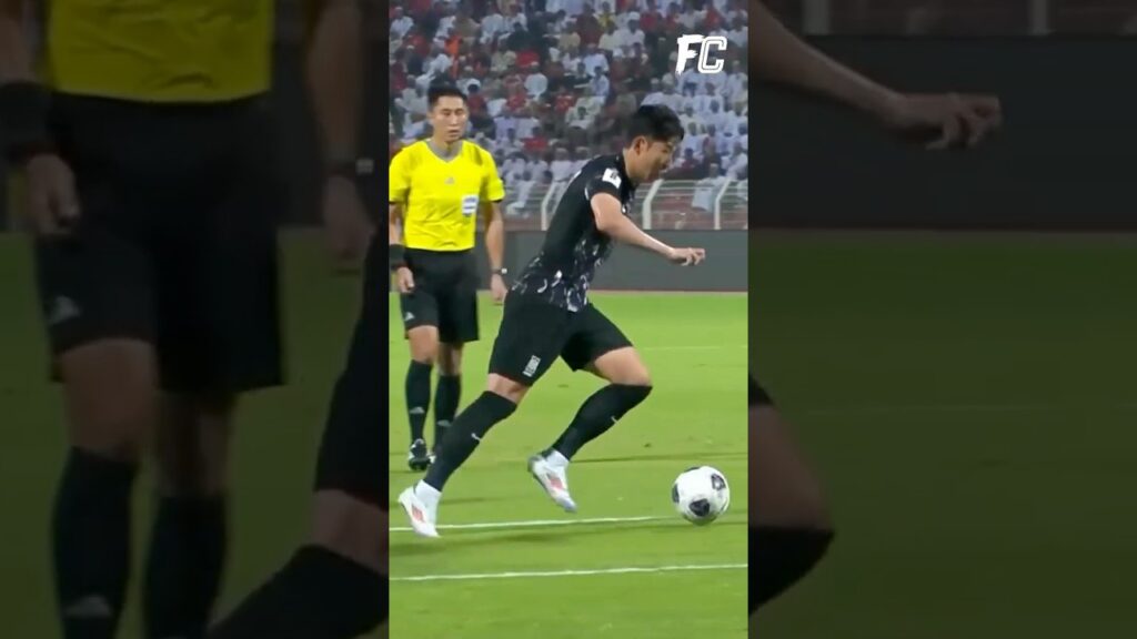 Son scored a late goal in South Korea’s 3-1 win over Oman 🤩#AFCAsianQualifiersonFanCode