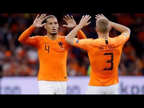 Virgil van Dijk reacts to Matthijs de Ligt stinker as Man Utd man subbed at half-time