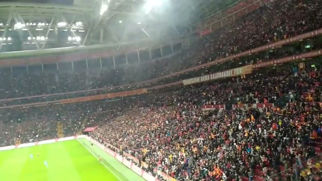 Galatasaray- Trabzonspor  18. Saniyede Golü Buluyor Maxi Gomez Tribün Çekim #gs #ts #Galatasaray