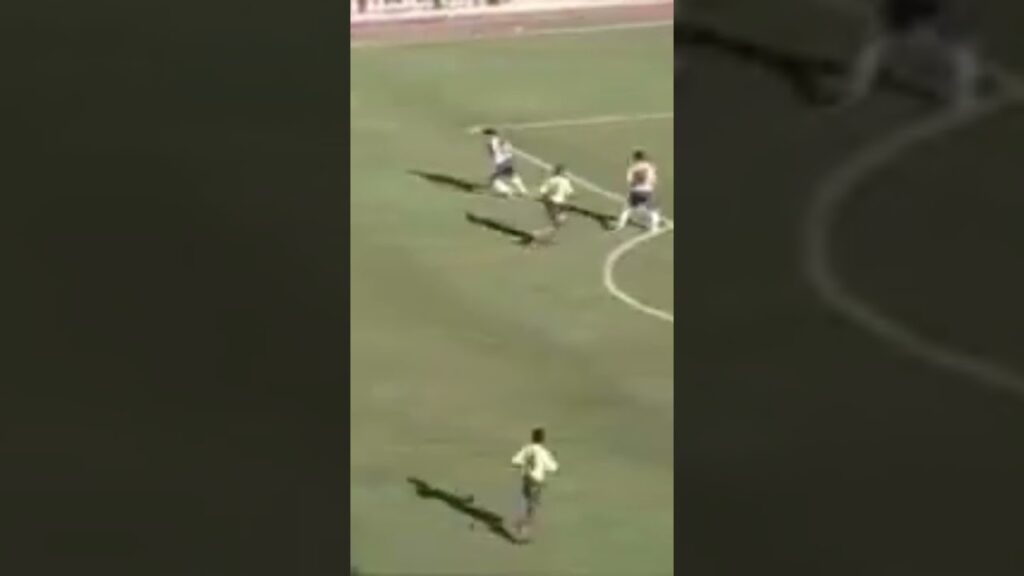 Golazo espectacular de Édison Méndez a Paraguay