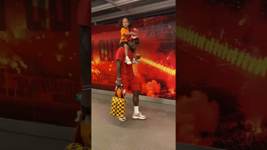 Michy Batshuayi kızıyla birlikte stadyumdan ayrıldı! #Galatasaray