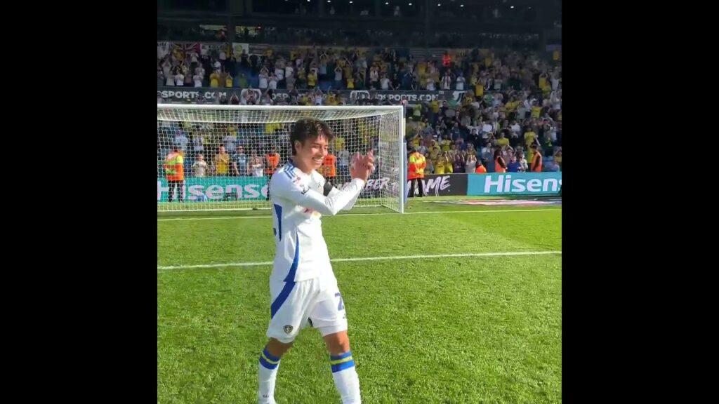 😍 Ao Tanaka, Ramazani and Solomon gets a warm welcome from Leeds United fans after win against Hull