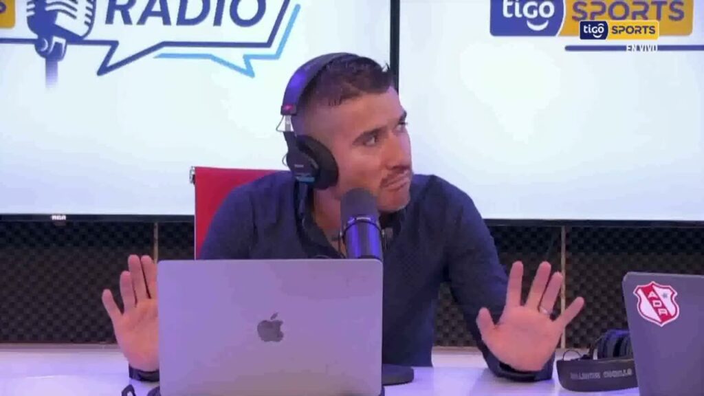 "A Bryan Oviedo le sirve más jugar con Alajuelense"