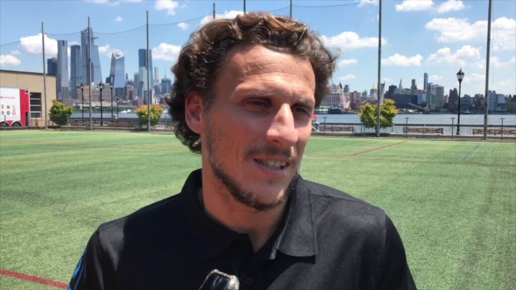 Forlán Habla de Maxi Gómez y el Interés del Valencia