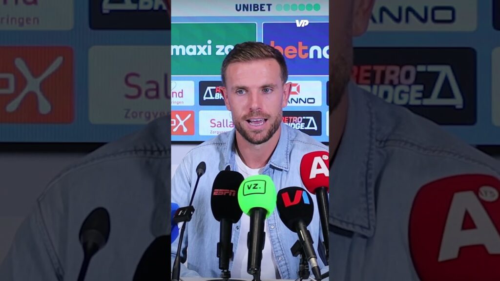 Henderson haalt het late vertrek van 𝐁𝐞𝐫𝐠𝐰𝐢𝐣𝐧 en 𝐅𝐨𝐫𝐛𝐬 aan😅 #ajax