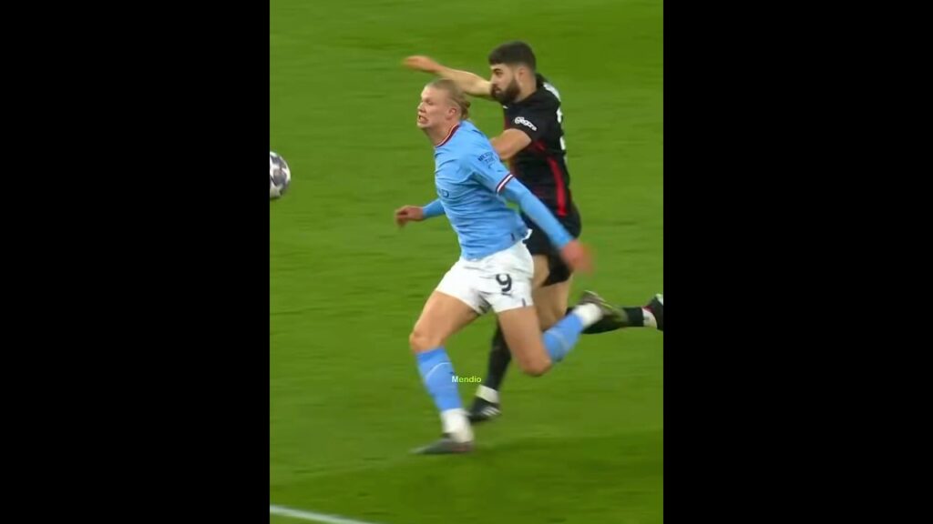 Haaland Strength + Ruben Dias 🤯