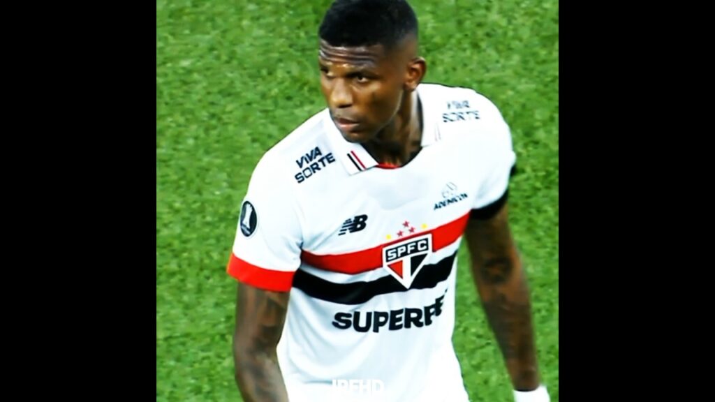 ARBOLEDA COLOCOU BOTAFOGO NO BOLSO! 🛡️🇾🇪 #Shorts #Arboleda #SPFC #SãoPauloFC #IRFootballHD