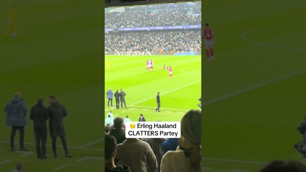 Erling Haaland SMASHES into Thomas Partey in FEISTY Man City - Arsenal draw 😲🤕