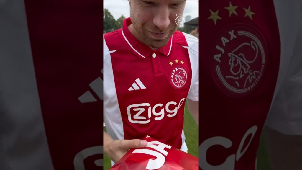 A small Ajax present for dad-to-be Davy Klaassen! ♥️