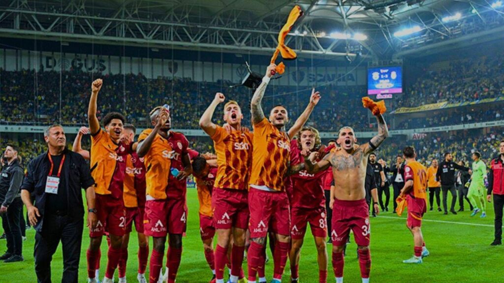 FENERBAHÇE 1-3 GALATASARAY | Osimhen, Mertens, Sara, Mourinho