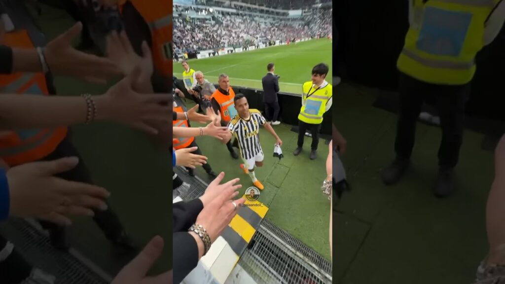 Alex Sandro🤍🖤#juventus #juventusmonza #allianzstadium