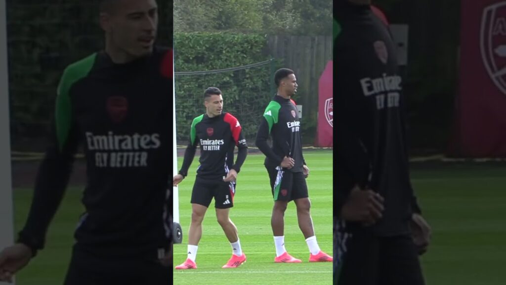 Gabriel Martinelli channels his inner Italian after being shoved by Riccardo Calafiori🤌🏻