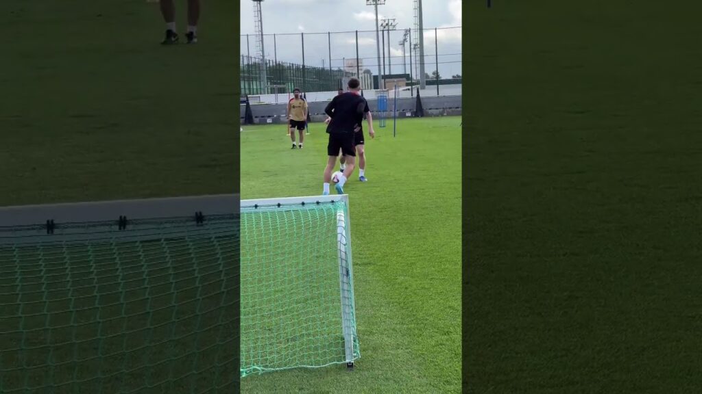 Frenkie 🆚 Gavi ⚽️ #fcbarcelona #shorts #gavi #dejong