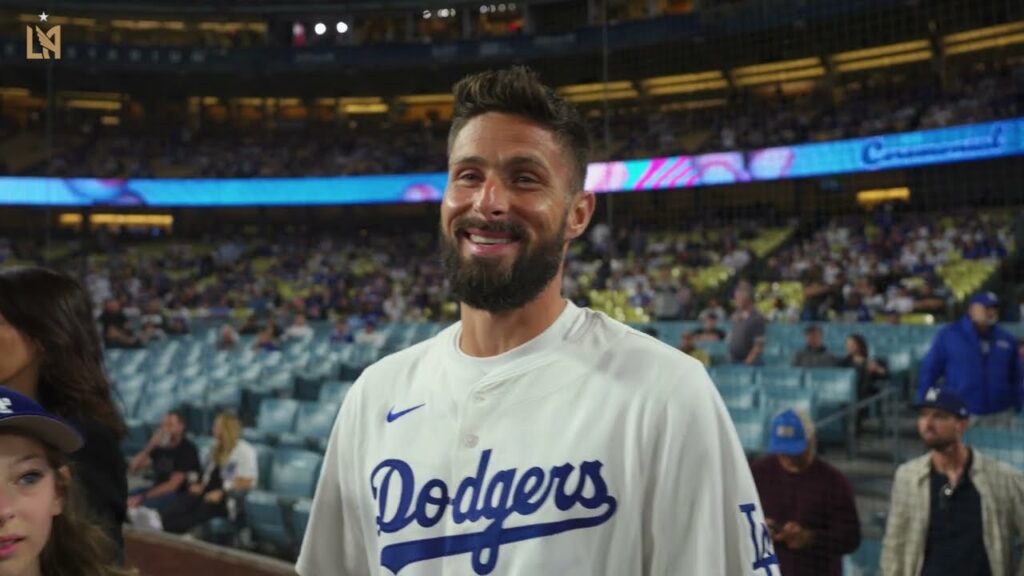 Giroud Throws First Pitch After Winning Open Cup