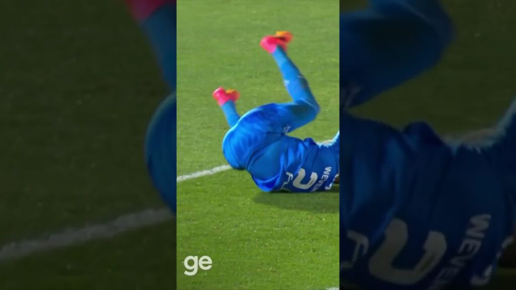 WEVERTON LEVOU A PIOR EM UMA DIVIDIDA COM DEYVERSON | PALMEIRAS X ATLÉTICO-MG | #shorts | ge.globo