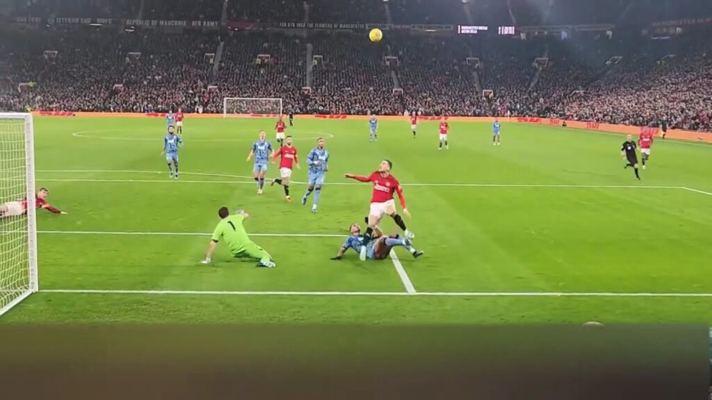 Diogo Dalot (Manchester United full back). Real Madrid next transfer in 2024 ? 🎯 ⚽