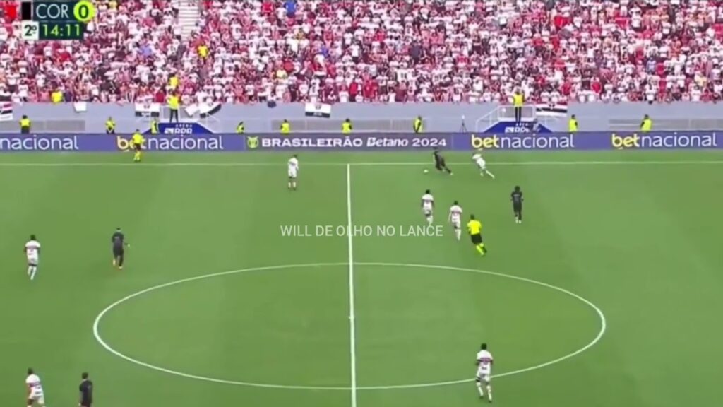 Lance da cotovelada de Alan Franco em Yuri Alberto - São Paulo x Corinthians