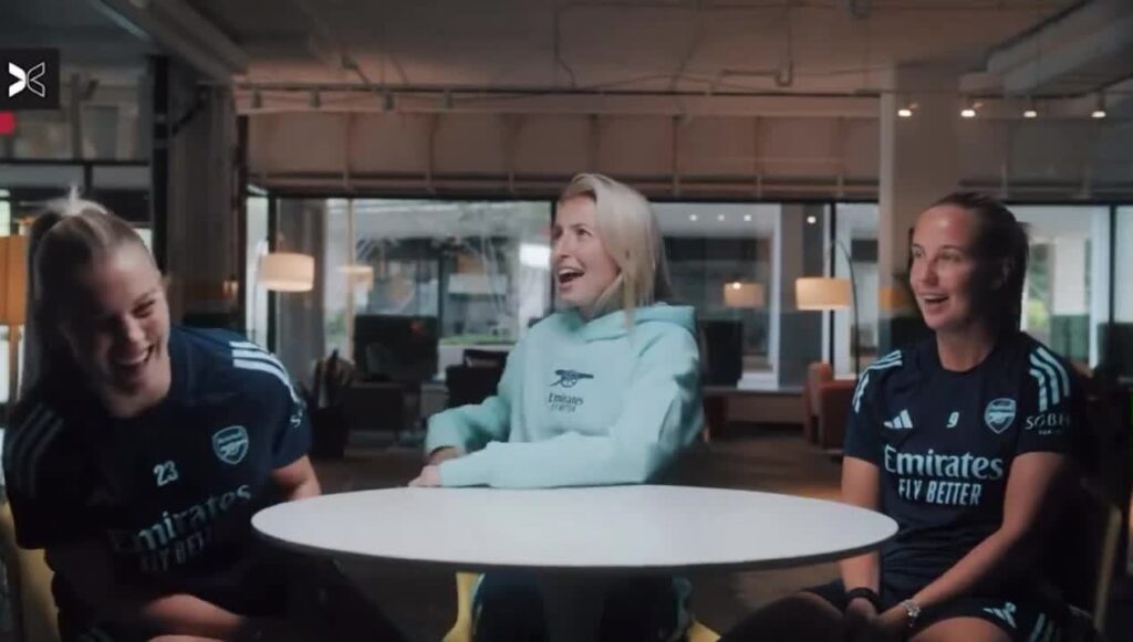 Alessia and Leah are having none of it when Beth calls herself a "wide striker" 😭